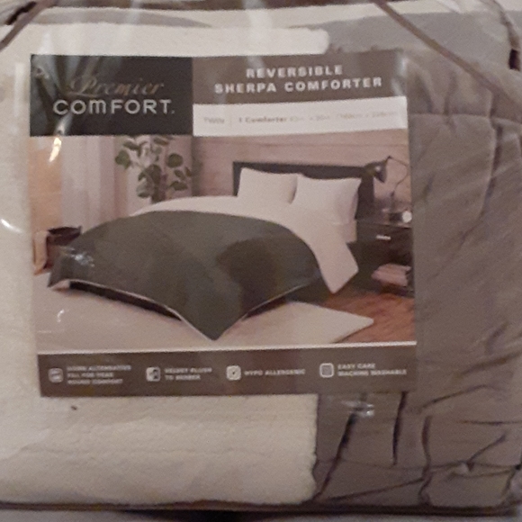 Premier comfort reversible sherpa comforter - Picture 2 of 3